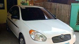 Selling Hyundai Accent 2010