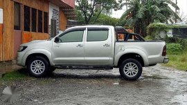 Toyota HiLux Top Of The Line 2011model Manual 4x4