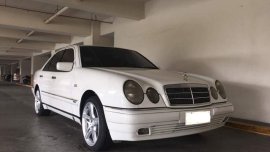Mercedes-Benz E420 2000 Automatic Gasoline P500,000