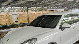 Porsche Cayenne 2013 Gasoline Automatic White