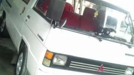 Mitsubishi L300 versa van 1995 model