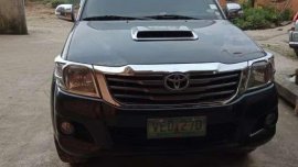 SELLING TOYOTA Hilux 2012 4x4mt