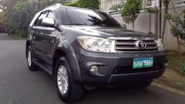 2011 TOYOTA FORTUNER DIESEL automatic dual airbags
