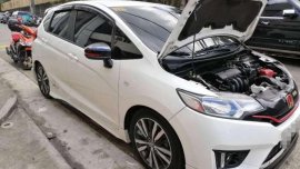 SELLING Honda Jazz 2015