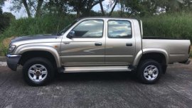 2005 Toyota Hilux SR5 4x4 manual FOR SALE
