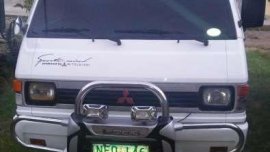 Mitsubishi L300 fb deluxe 2009 model