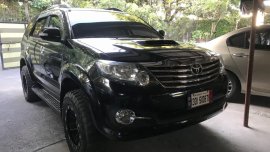 Toyota Fortuner V 2015 Black For Sale 