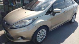 Ford Fiesta 2013 (automatic) sparkling gold rush