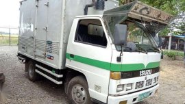 Like new Isuzu Elf aluminum van 10 feet
