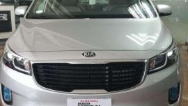 Classy yet Affordable Kia Grand Carnival Diesel 
