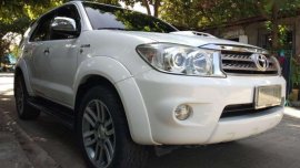 Toyota Fortuner V 2010mdl 4x4 automatic trans.