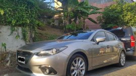 Selling Mazda 3 skyactiv R 2.0 hatchback 2015 Automatic