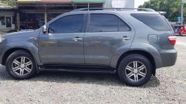 Top of the line Toyota Fortuner 2009 V variant 4x4