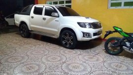 2014 Toyota Hilux 4x2 2.5G AT FOR SALE