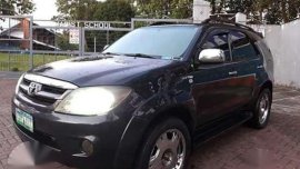 Toyota fortuner G lady owned SUV 2006