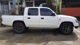 2004 4x2 Toyota Hilux FOR SALE