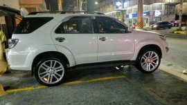 Toyota Fortuner 2013 mofel 4x2 diesel FOR SALE