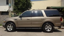 Almost brand new Ford Expedition Gasoline
