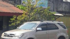 TOYOTA Fortuner 2008 model 580.k negotiable rush A1 conditon