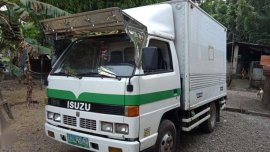 Isuzu Elf aluminum closed van