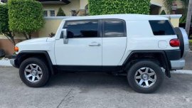 Selling TOYOTA FJ Cruiser 2014 Model