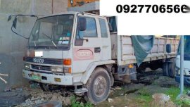 SELLING Isuzu Forward 8 studs dropside local