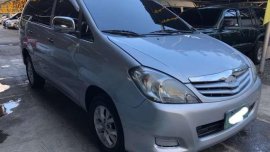 SELLING Toyota Innova E 25 turbo dsl at loaded 2010