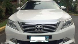 2013 TOYOTA Camry 2.5V Pearl White