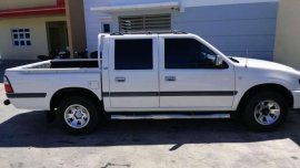 SELLING Isuzu Fuego 2000