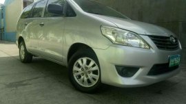 TOYOTA Innova E. 2012 model.3rdgen.
