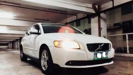 2009 Volvo S40 White on black A/T 5 cylinder 2.4L