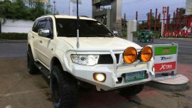 2012 MITSUBISHI MONTERO GTV 4x4 top of the line