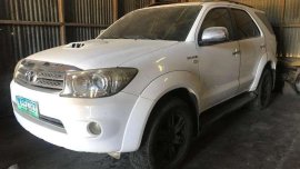 Toyota Fortuner 2010 V 4x4 - Asialink Preowned Cars