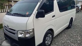 Toyota Hiace commuter manual diesel 2014model