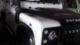 Land Rover Defender adventure plus 2017