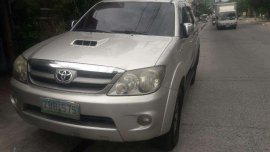 2005 TOYOTA Fortuner V 4x4 Matic Diesel FOR SALE