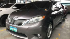 2011 Toyota Sienna XLE A/T Full Options Full Ootions