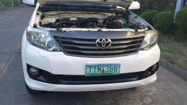 Toyota Fotuner 2.7G 2012 automatic gas