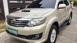 2013 Toyota Fortuner G Matic All power Super Fresh Interior