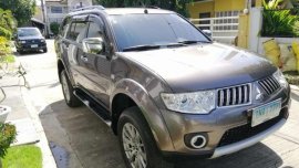 2012 Mitsubishi Montero glsv automatic top of the line.