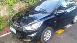 SELLING HYUNDAI Accent 2011 manual