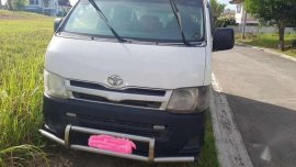 Toyota HIACE commutter van 2013 MT Good running condition