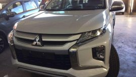 Mitsubishi Strada gls automatic diesel 2019