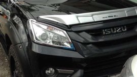 2016 Isuzu MU -X 2.5 Manual tranny 4X2 All power