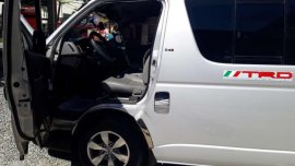 For SALE TOYOTA HiAce Commuter 2010