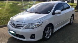 2013 Toyota Altis 1.6 V ( top of the line ) Pearl White RUSH!!