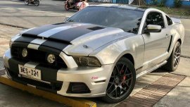 Ford Mustang 2013 gt v8 FOR SALE