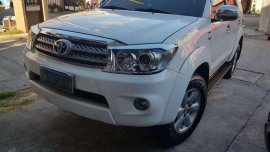 Toyota Fortuner G 2011 Manual D4d diesel engine Top of the line