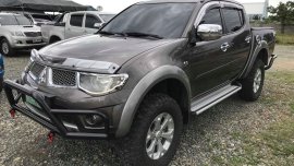 Mitsubishi Strada Manual 4x4 2013 for sale