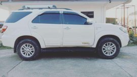 SELLING Toyota Fortuner 2010mdl